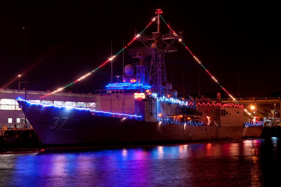 eastport yacht club lights parade